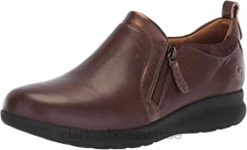 combi en cuir et daim marron foncé mocassins zippés un ornament pour femme clarks femmes N6R8B564 Clarks combi en cuir et daim marron foncé