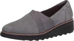Mocassin Sharon Pump pour femme Clarks en daim gris foncé femmes N6R8B1551 Clarks daim gris foncé