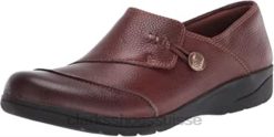 mocassins plats Cheyn Misha pour femmes en cuir marron foncé Clarks femmes N6R8B1710 Clarks cuir beige foncé
